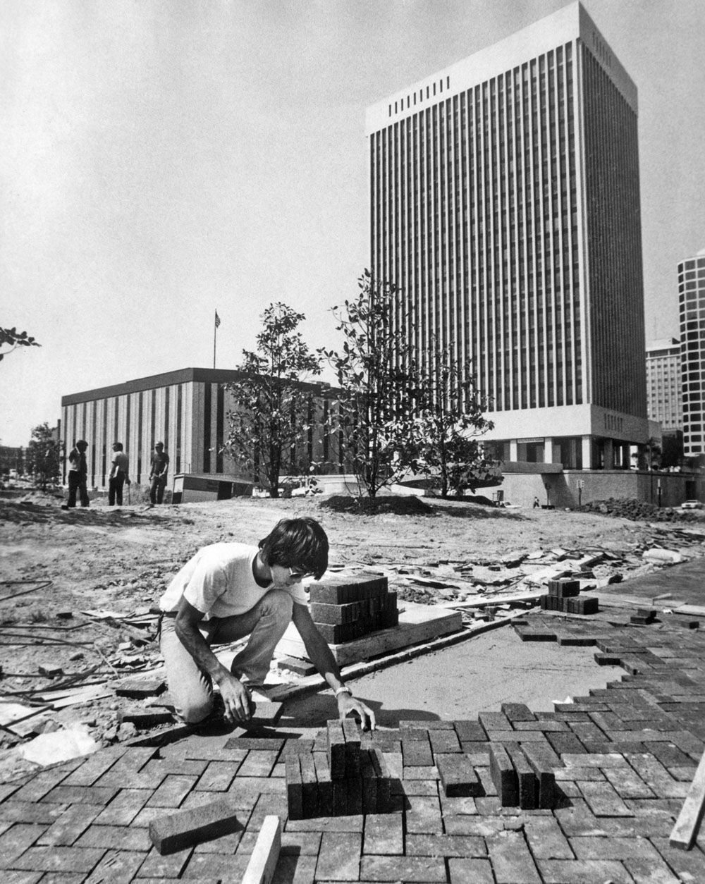 Kanawha Plaza